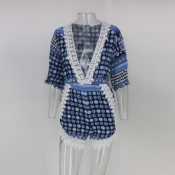 🎉 Host Pick! 🎉 NEW! Bell Sleeve Romper with Lace - Picture 3 of 6